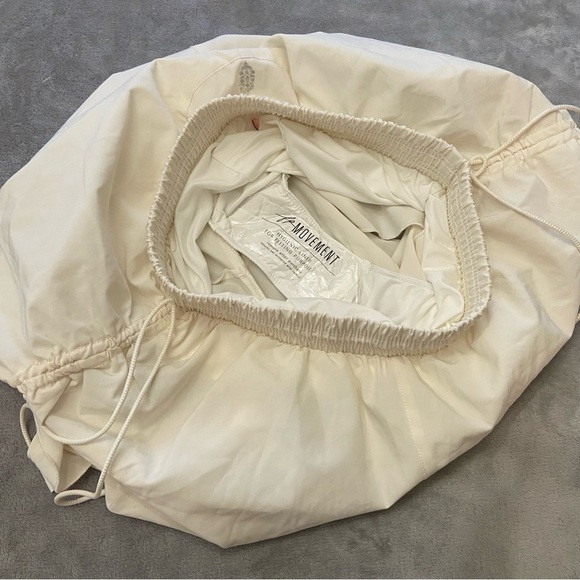 New! Free People FP Movement Ivory Side Ties Ruched Active Shorts 3097 - Picture 7 of 12